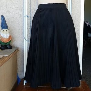 Black pleated professional business Skirt